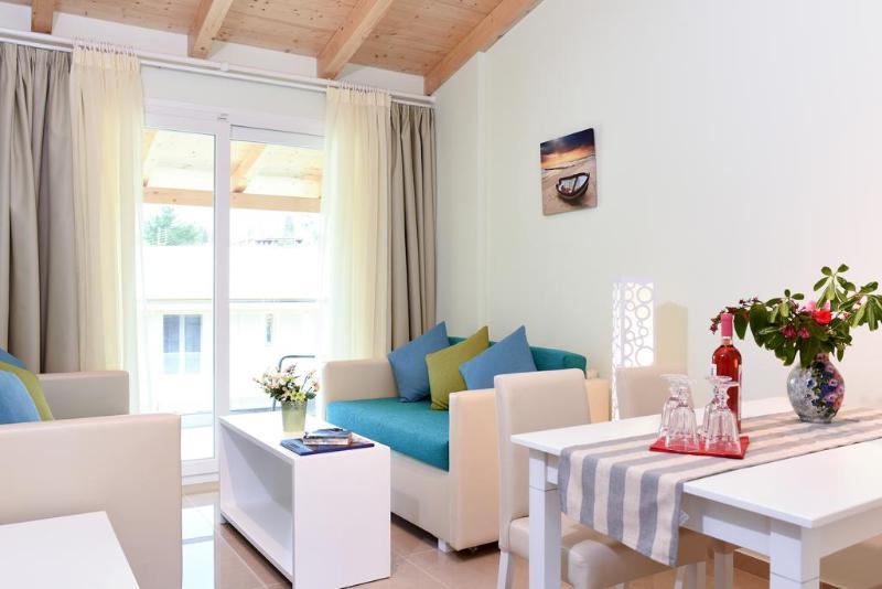 Palapart Gikas Suites And Studios Gouviá Exterior foto