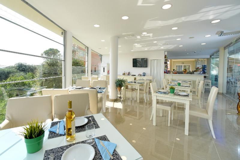 Palapart Gikas Suites And Studios Gouviá Exterior foto