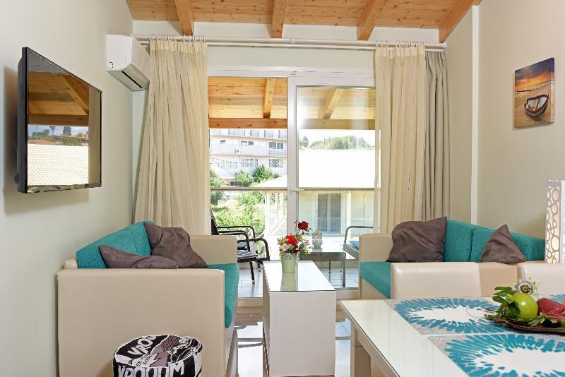 Palapart Gikas Suites And Studios Gouviá Exterior foto