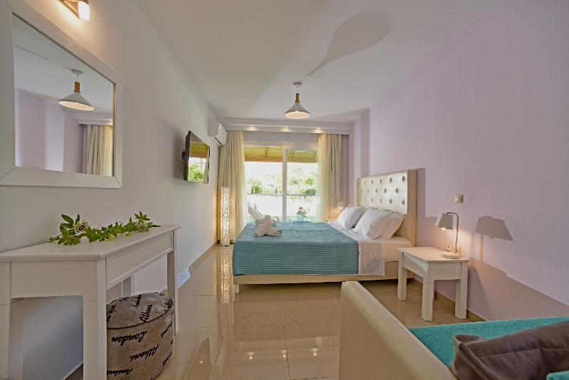 Palapart Gikas Suites And Studios Gouviá Exterior foto